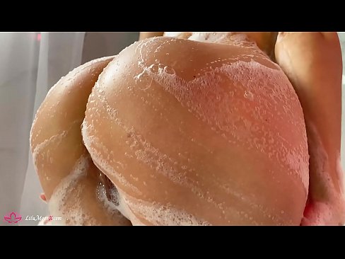 ❤️ Brunette masturboi pillua vibraattorilla intensiiviseen orgasmiin suihkussa ☑ Seksi at us ❌❤